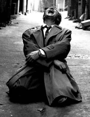 ws_man_in_despair_1680x1050